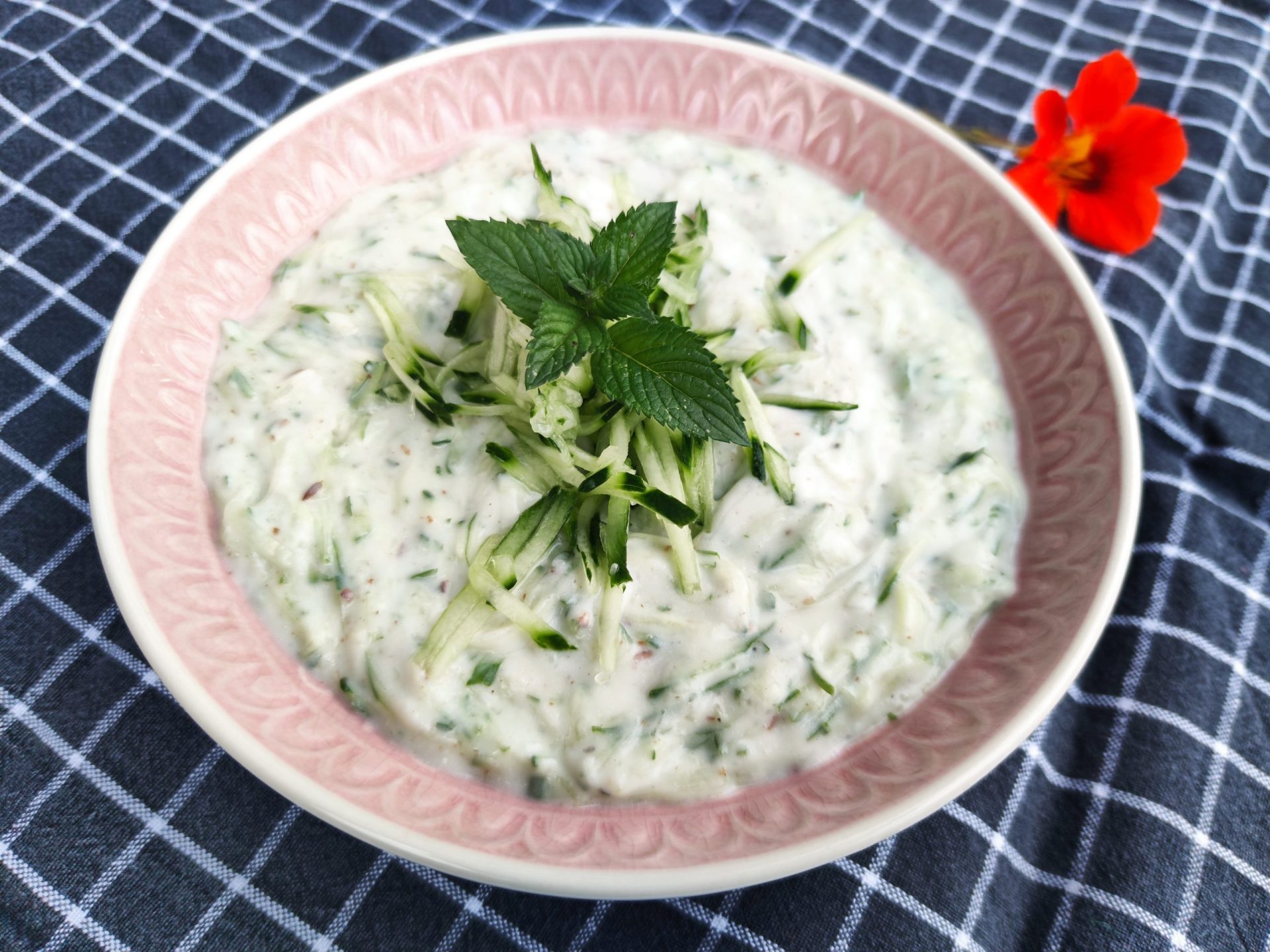 Gurken-Raita - Tochas Tellergrün