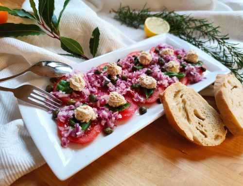 Italienischer Tomatensalat mit Mandelricotta